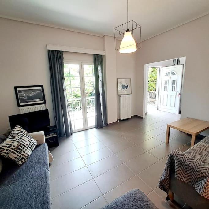 20' From The Airport,20' From The Center Of Athens Appartement Buitenkant foto