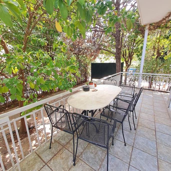 20' From The Airport,20' From The Center Of Athens Appartement Buitenkant foto