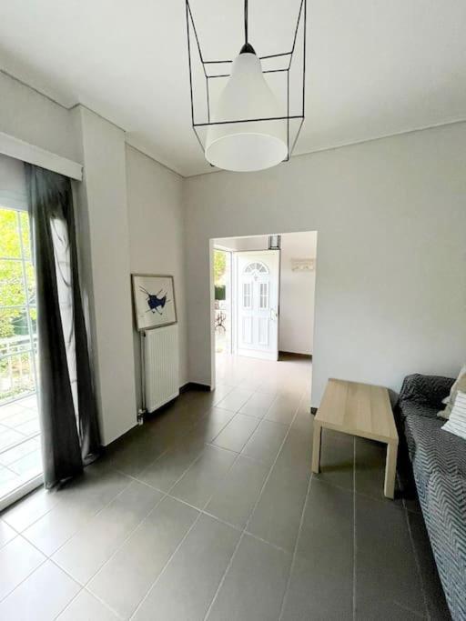 20' From The Airport,20' From The Center Of Athens Appartement Buitenkant foto